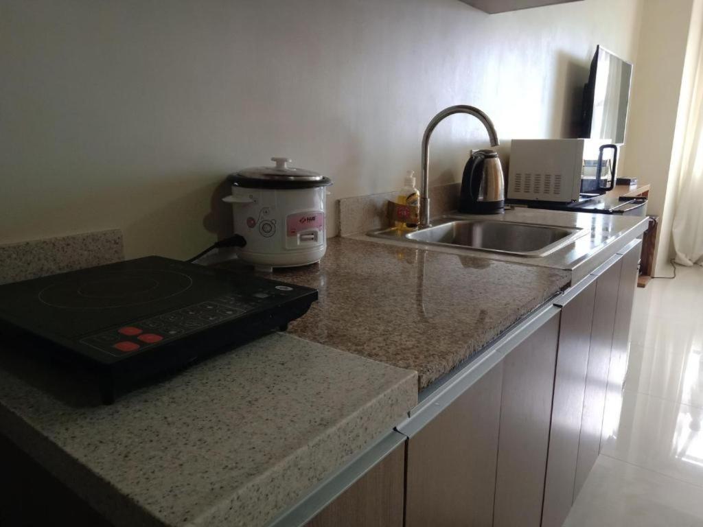 Horizon 101 A10 Shortwalk Robinson'S Mall + Free Wifi+ Netflix Cebu Eksteriør billede